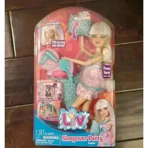 LIv doll sleepover party eyes close spin master - NEW IN BOX